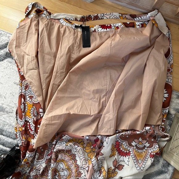 BCBGMAXAZRIA Grand Paisley
Maxi Wrap Skirt In Dusty Rio XS NWT - Picture 11 of 14